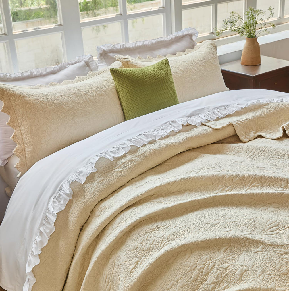 Beige Cotton Quilt Set Scalloped Matelasse Coverlet 3PC