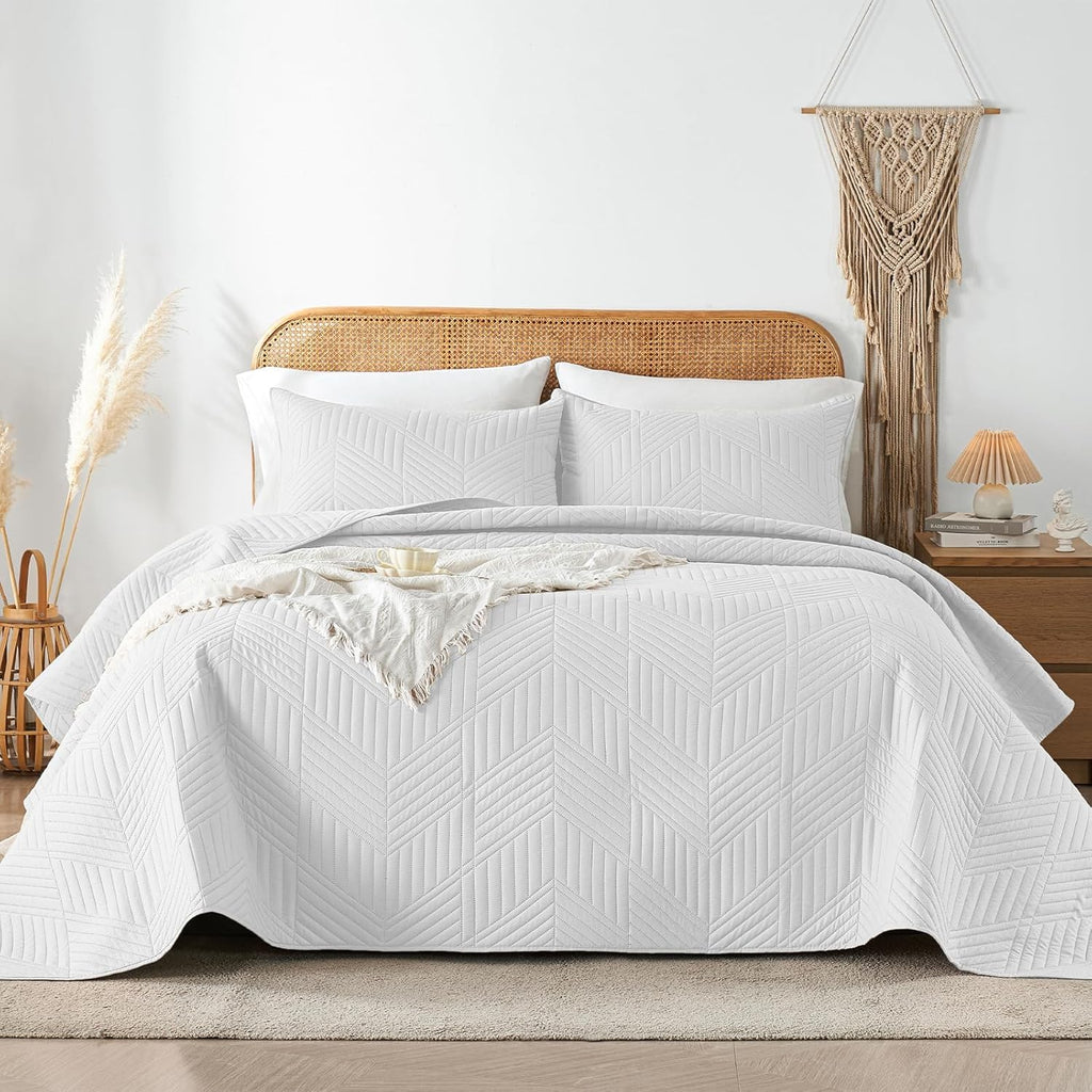 Queen Quilt Bedding Set,White Ultrasonic Full/Queen Quilt Set Reversible Microfiber Bedspread,Lightweight Soft Modern