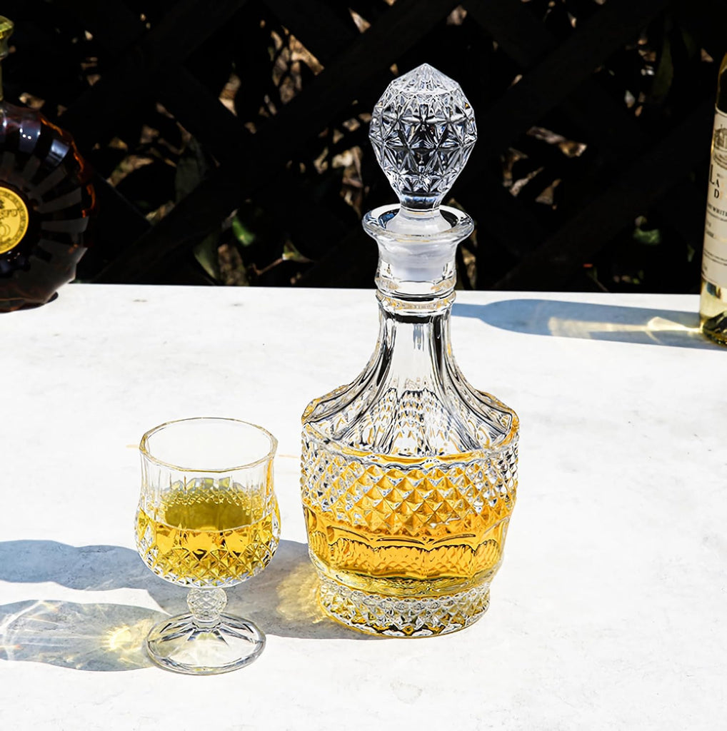 Whiskey Decanter with Airtight Stopper, Liquor Decanter, Lead-Free Crystal Wiskey Brandy Vodka Bourbon Decanter