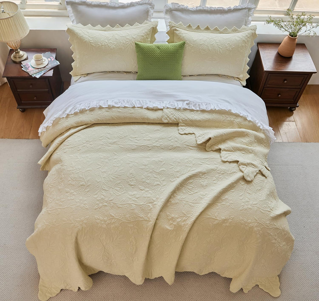 Beige Cotton Quilt Set Scalloped Matelasse Coverlet 3PC