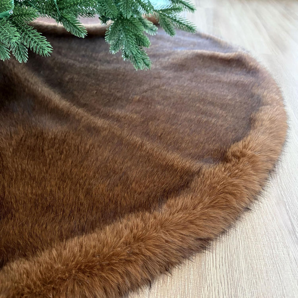 Huntsman High-Pile Faux Fur Christmas Tree Skirt with Hidden Slide Clasp Closure and Durable Microfiber Backing