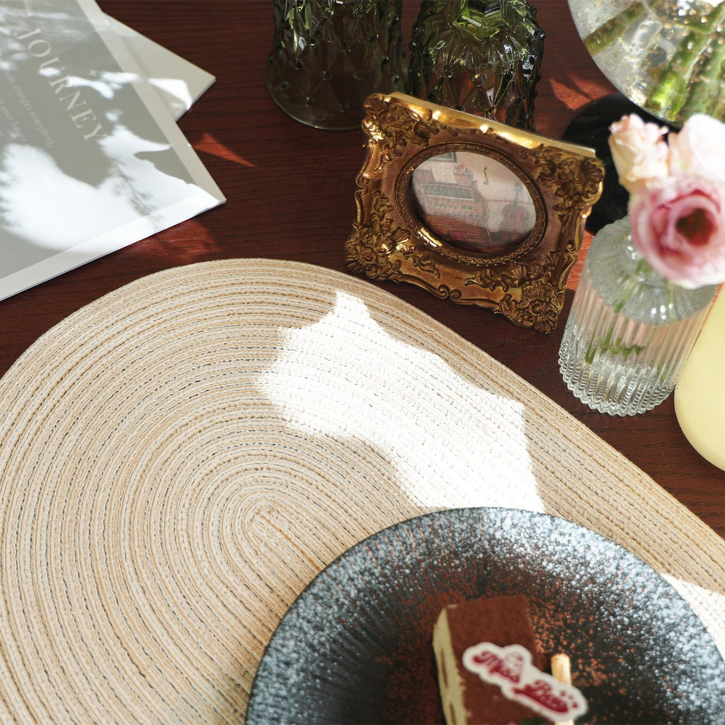 Placemats Set of 4, Woven Oval Braided Dining Table Mats(Beige)