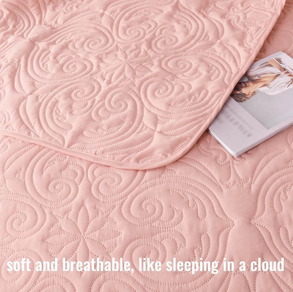 Quilts Queen Bedding Set with 2 Pillow Shams, Lightweight Blush Pink Full Queen Quilt Bedspread with Vintage Damask