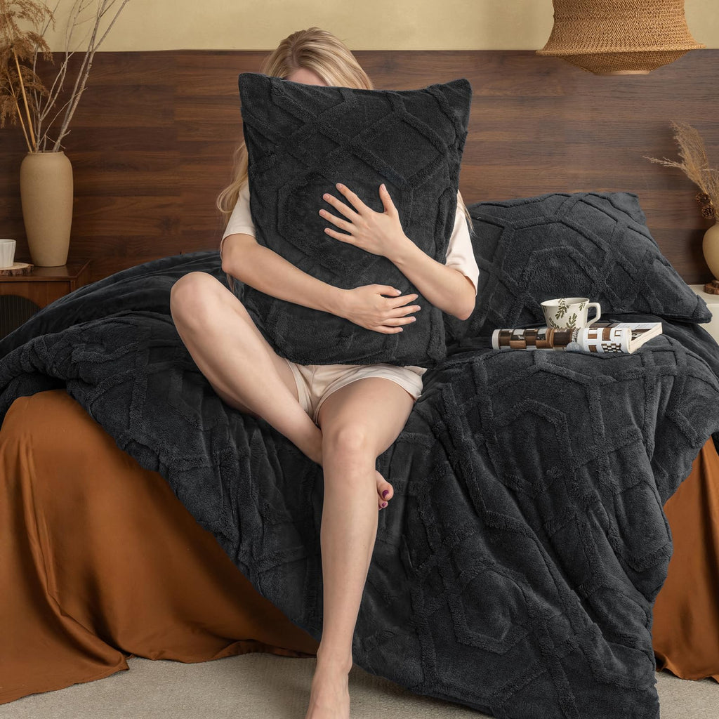 Warm Sherpa Fleece Comforter Set, 3D Tufted Fluffy Dark Grey Bedding for Winter, Soft 3 Pieces Shaggy Bed Set