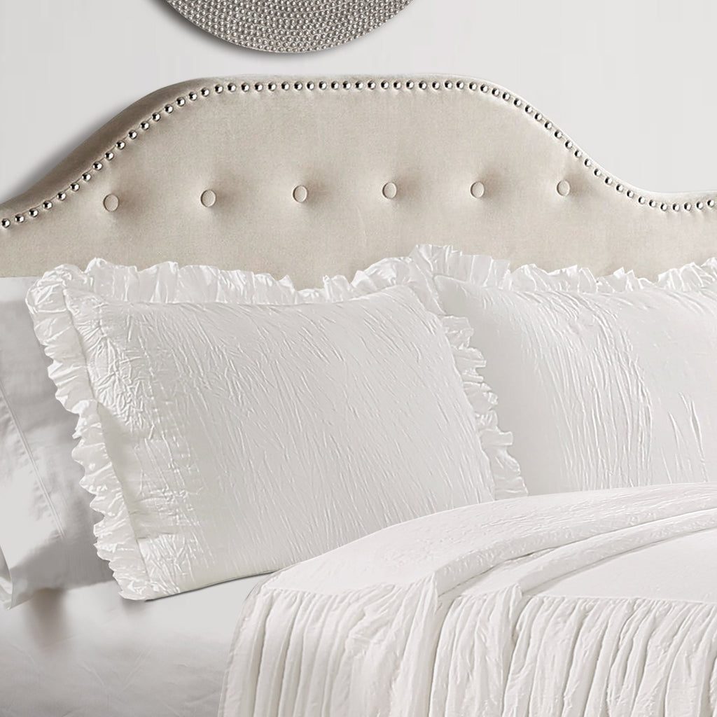 Ruffle Skirt Bedspread Set - 3-Piece Luxurious Farmhouse Bedding - Elegant Ruffle Detail - Timeless Style - Soft