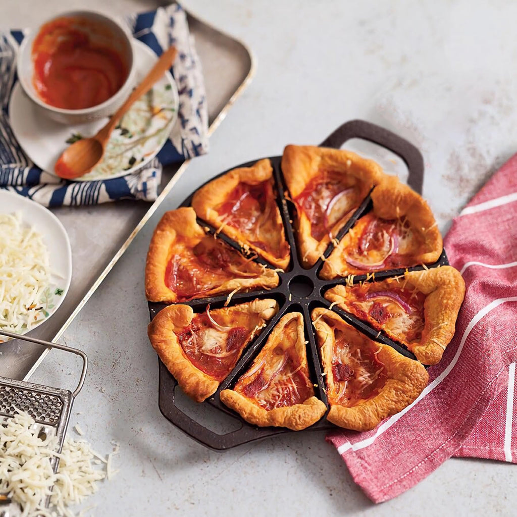 Cast Iron Wedge Pan, Non stick Round Corn Bread Skillet, Black 8-edges Biscuit Pans with Double Handles for Scones