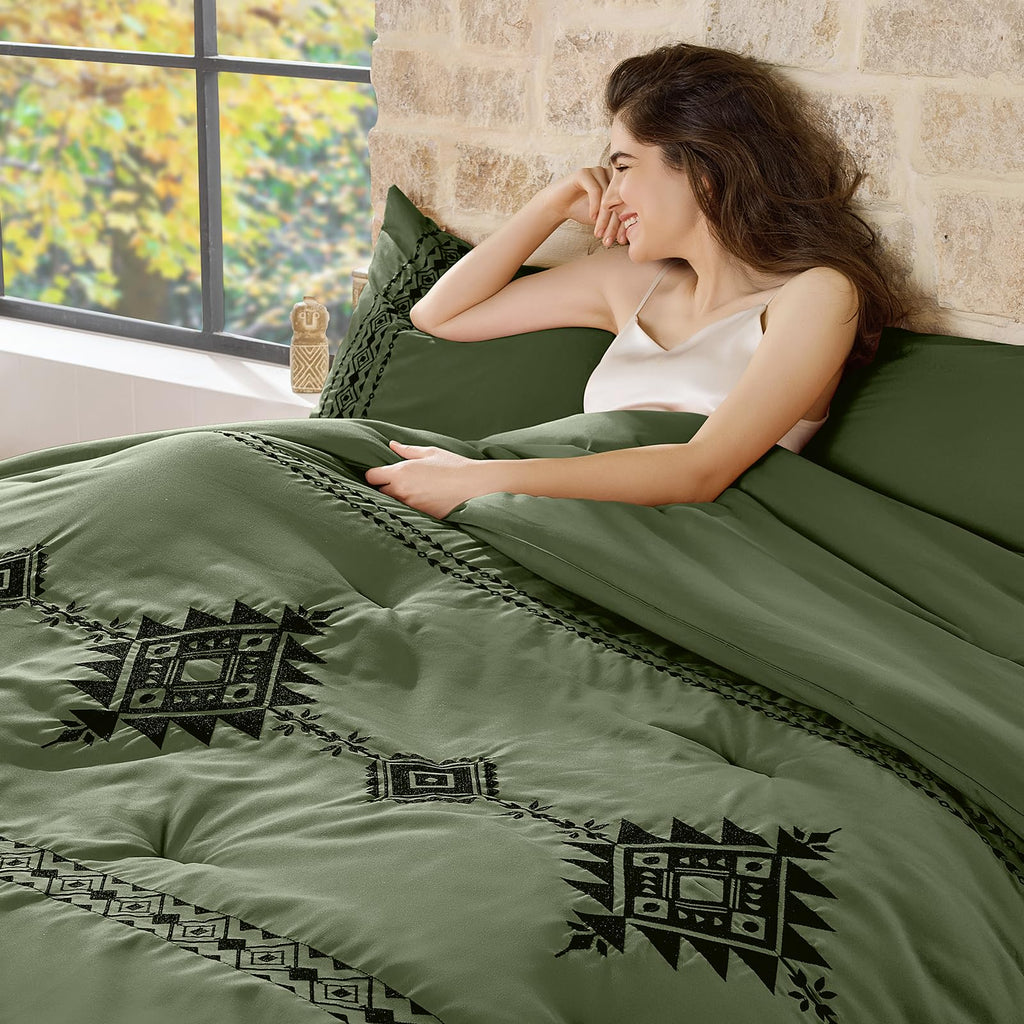 Embroidered Comforter Set King, 3-Piece Boho Bedding, Green