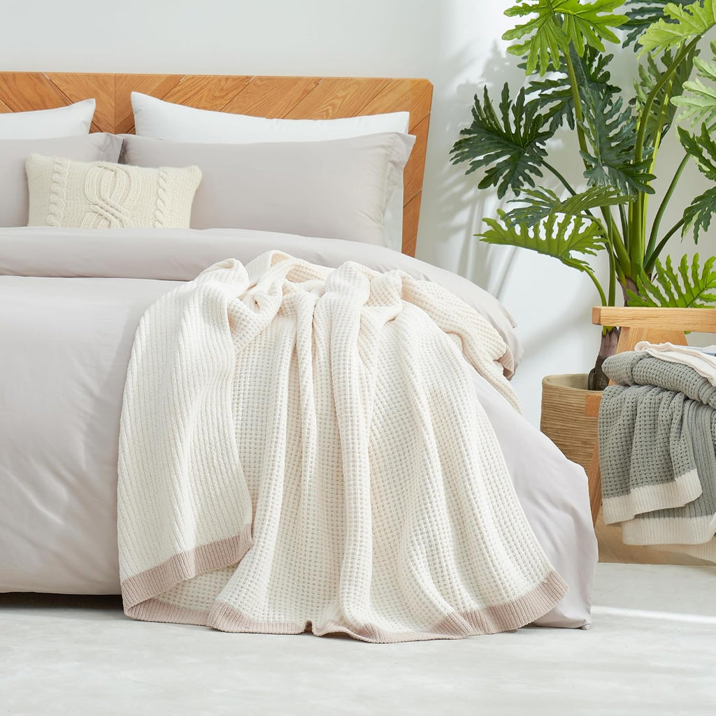 Chenille Throw Blanket, Soft Cozy Waffle Throw, Warm Yet Lightweight, Breathable All-Season Throws for Women Men