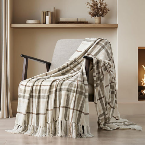 Plaid Chenille Throw Blanket, Super Soft Cozy Decorative Farmhouse Plaid Throw with Tassels, Lightweight Chenille