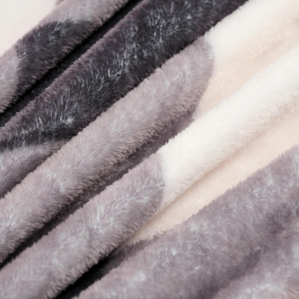 Micro Fleece Checkered Bed Sheet Set - Ultra-Soft Velvet Plush Bed Sheets with Deep Pockets, No Pilling, Cozy