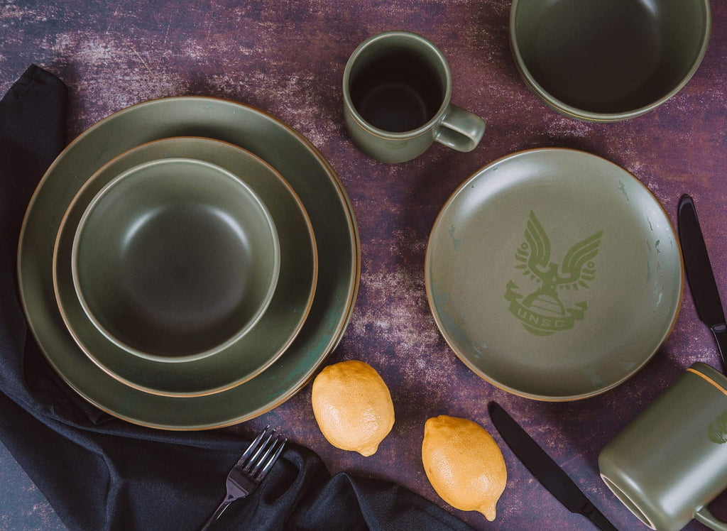 Master Chief 117 Stoneware 8-Piece Dinnerware Set | Video Game-Themed Home Kitchen Essentials | Includes Dinner And
