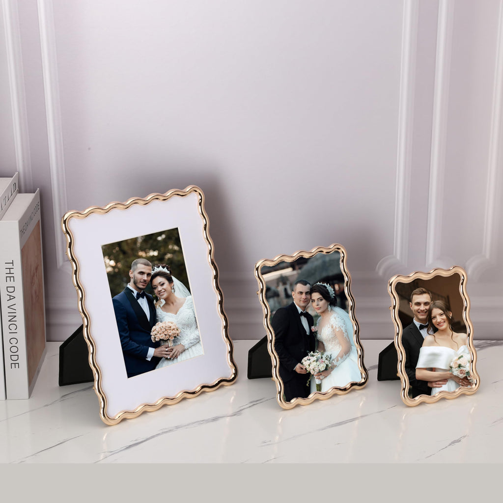 Gold 4 x 6'' High-End Zinc Alloy Picture Frame with Wave Design - Modern Glamour 6x4'' Pictures Frames for Desktop