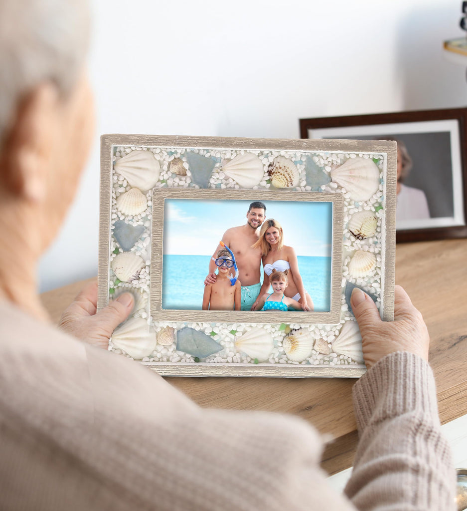 Oceanic Seashell Picture Frame 6x4 with Wooden Finish
