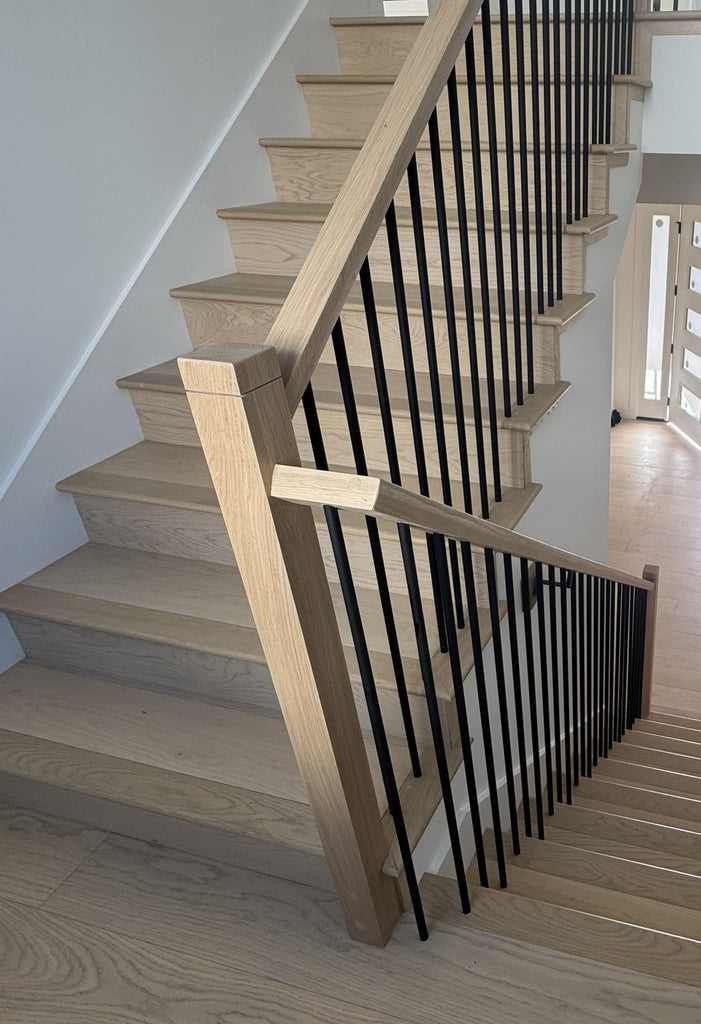 350N - Notched Newel - 3 1/2" x 48" - Clean Routed Design (Red Oak)
