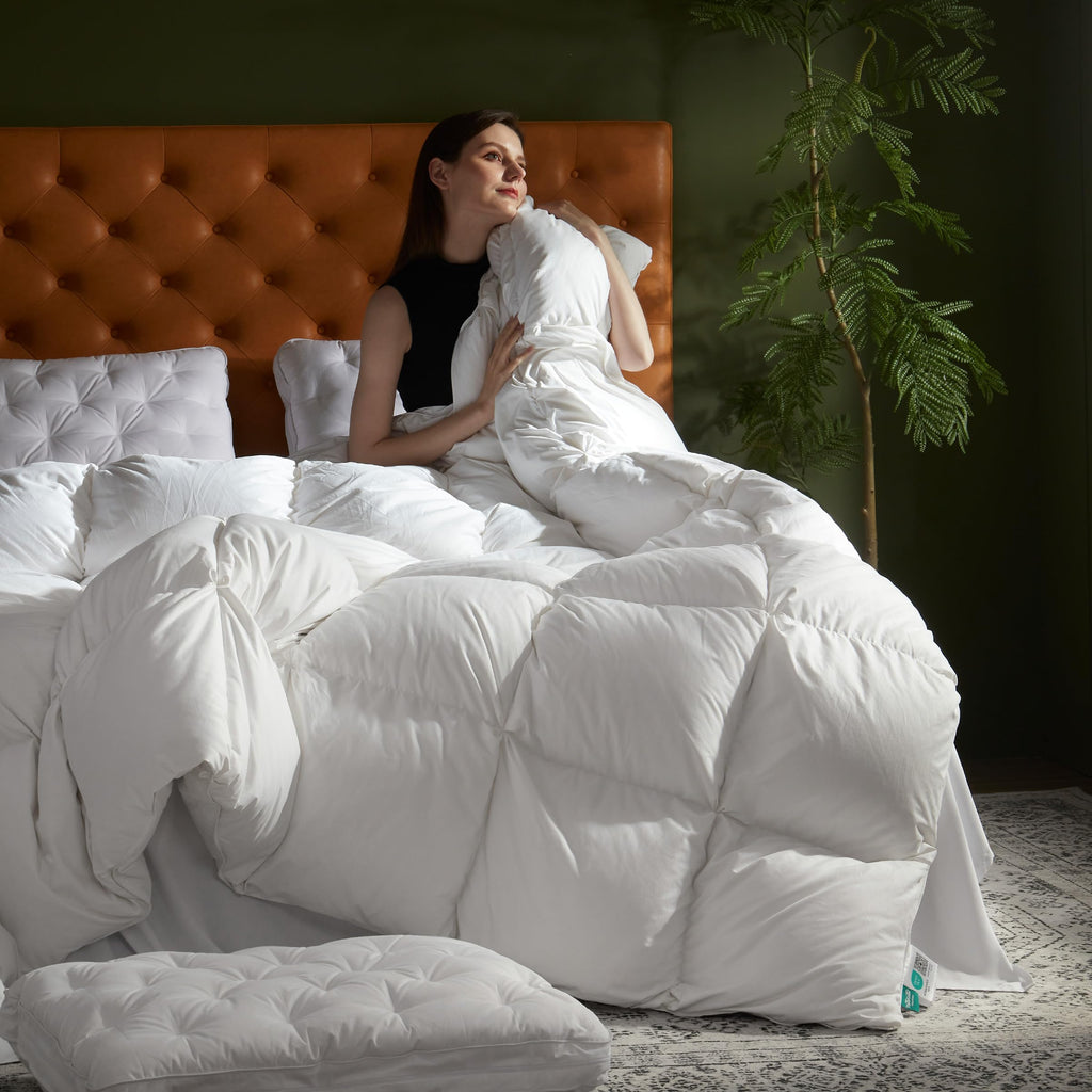 Luxury Goose Down Comforter Full Size, Ultra-Soft Fluffy Duvet Insert for All Season, Cotton Blended Cover