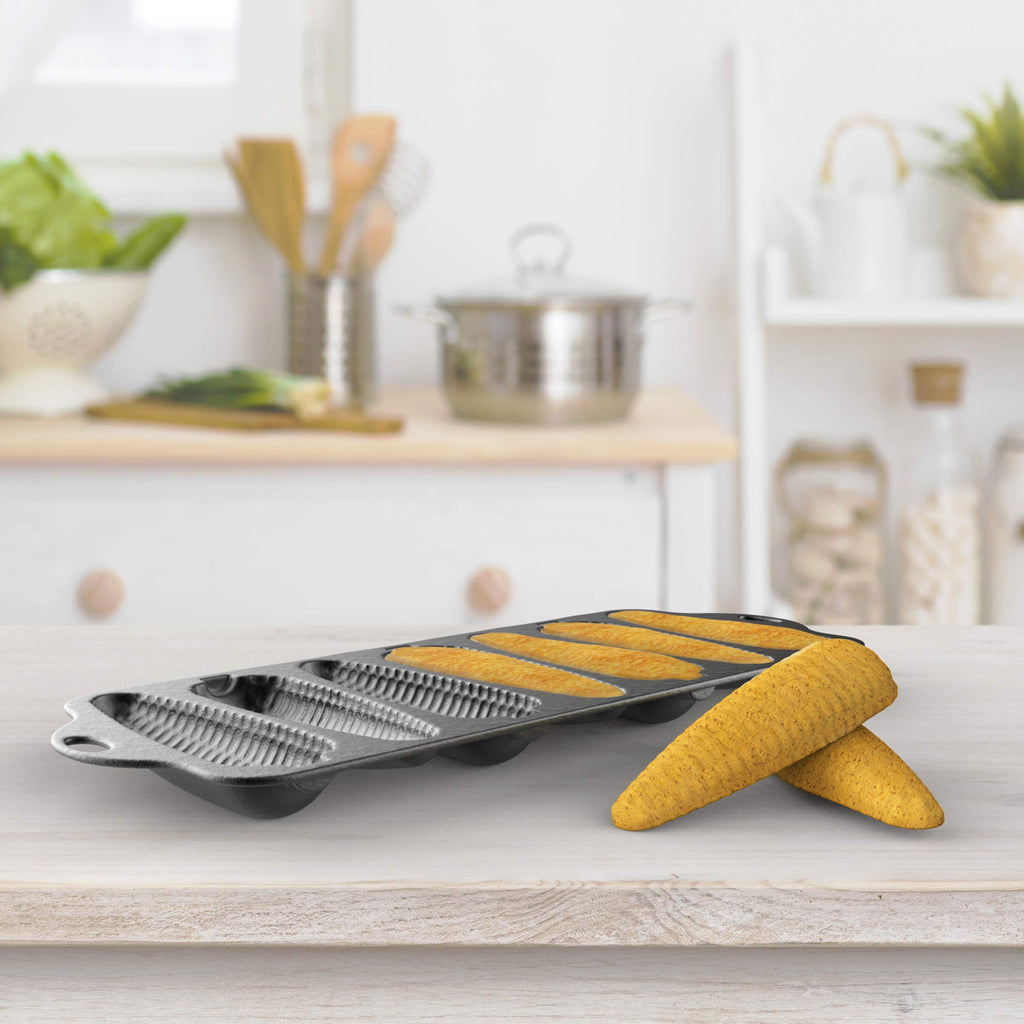 Cast Iron Cornbread Pan-Pre-Seasoned Bakeware with 7 Corncob Sticks-Compatible with Oven, Stovetop, Induction, Grill