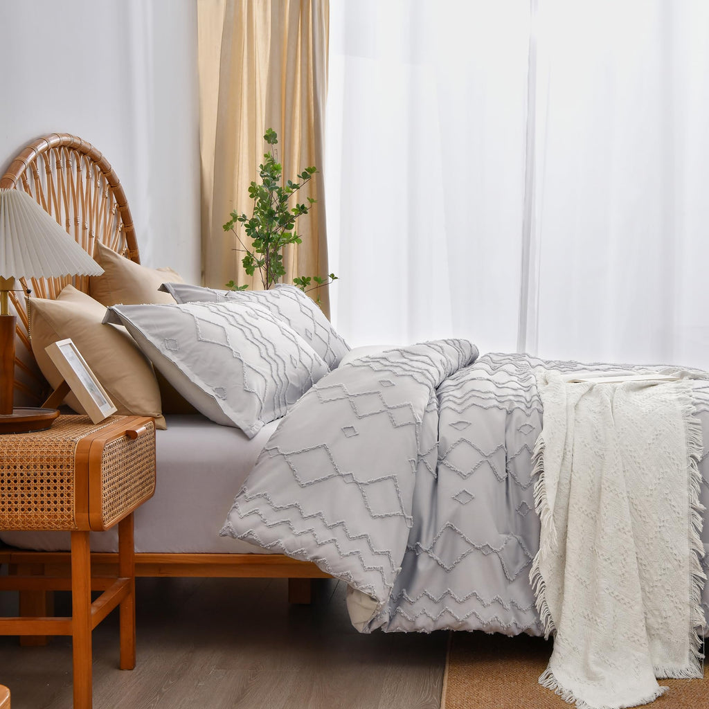 Queen Comforter Set 3 Pieces, Ultra Soft Boho Tufted Bedding Set for All Season, Grey Queen Size Comforter (90''x90'')
