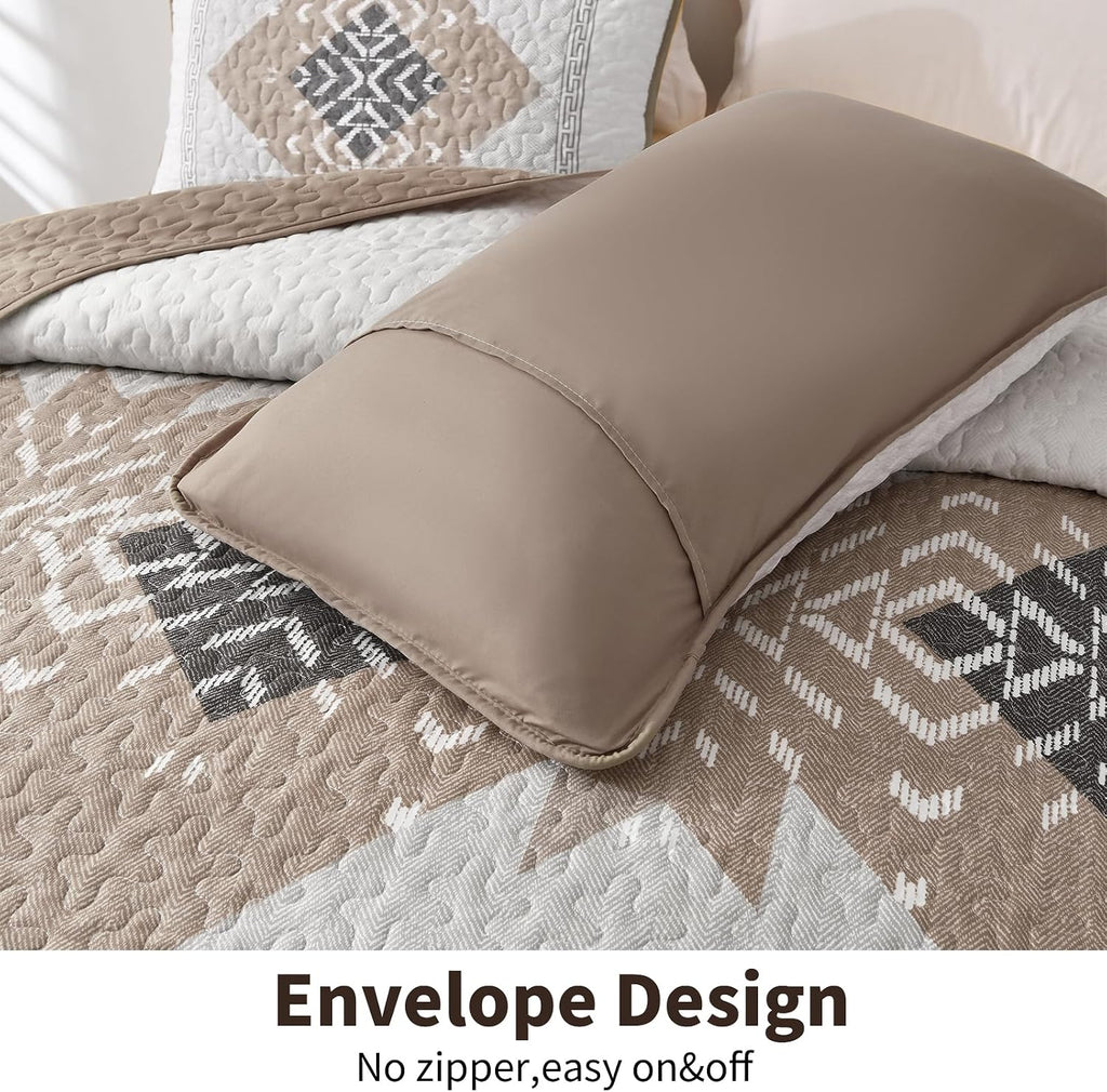 Brown Boho Quilt Set Queen,3 Pieces Aztec Texture Quilt with 2 Pillowcases,Bohemian Geometric Bedspread Bedding Set