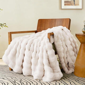 Comelady Soft Fluffy Faux Fur Throw Blanket 50"x60", Plush Thick Bubble Textured Blanket, Cozy Fuzzy Luxury Room