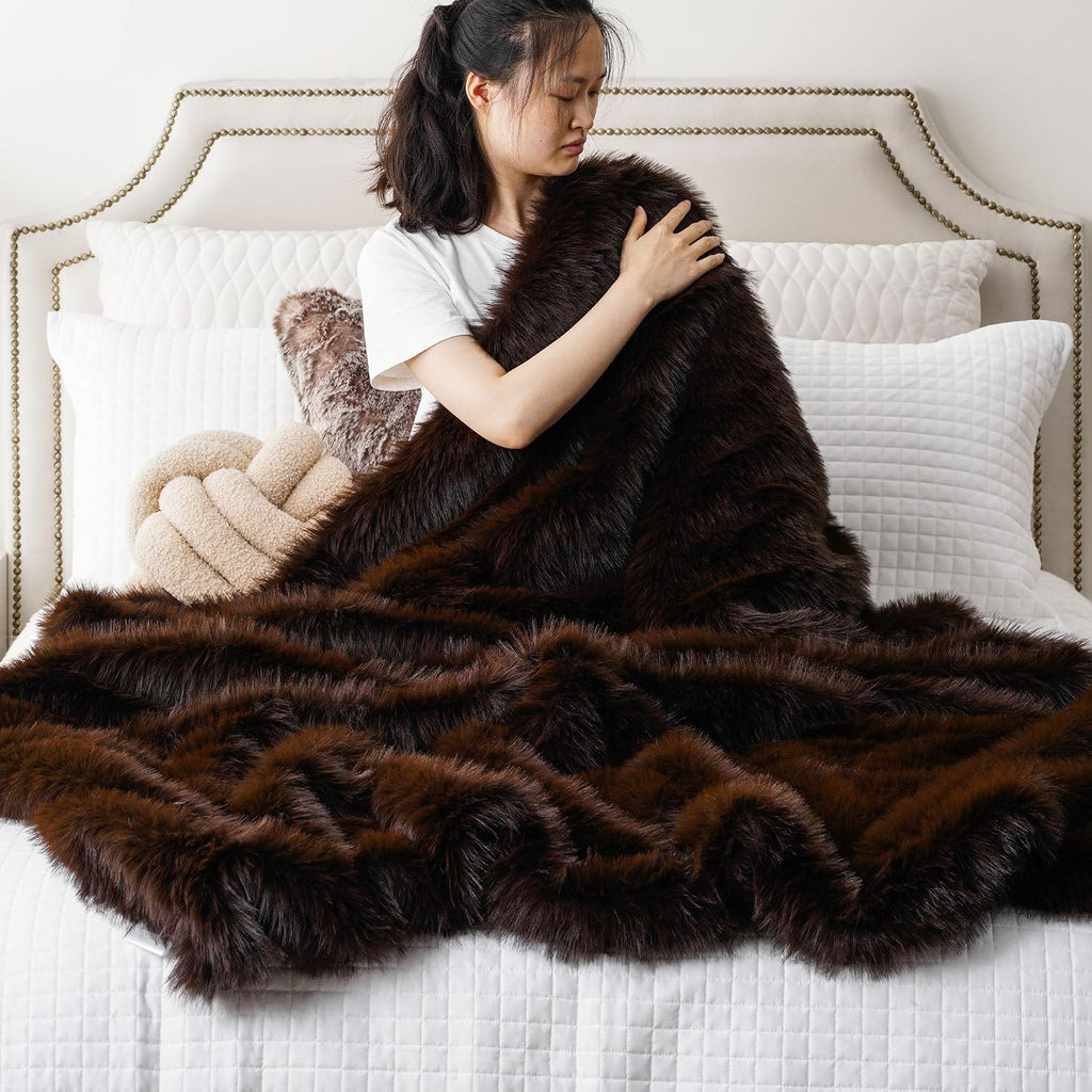 Luxury Brown Faux Fur Throw Blanket, Large Soft Warm Cozy Fuzzy Fluffy Fur Blankets and Throws for Bed, Home Decor