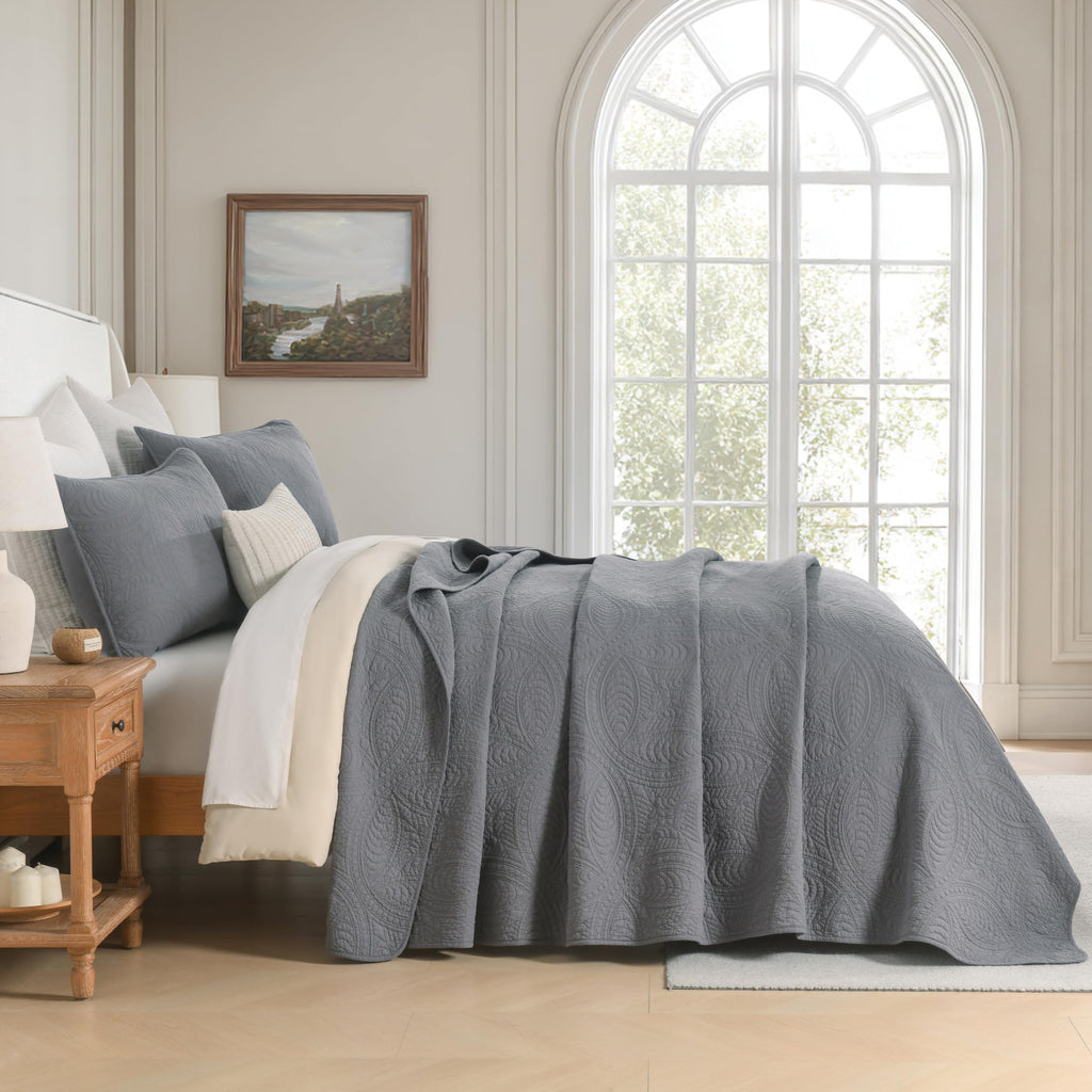 Cotton Quilt Set, 3-Piece Coin Pattern Bedspread, Lightweight Pre-Washed Coverlet, Solid Modern