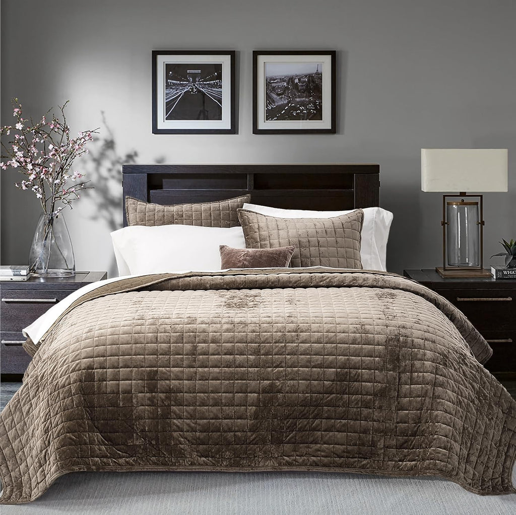 Luxury Velvet Quilt Set King Bedding Sets, Ultra Soft Velvet Comforter Set, Lightweight Channel Box Stitch Oversized