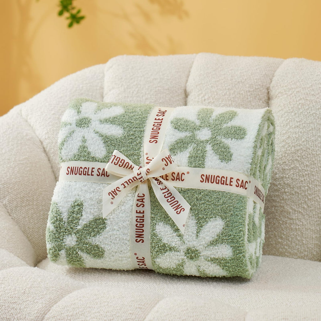 Checkered Blanket, Sage Green Flower Throw Blanket for Couch Plaid Microfiber Fluffy Warm Cozy Fuzzy Soft Throw