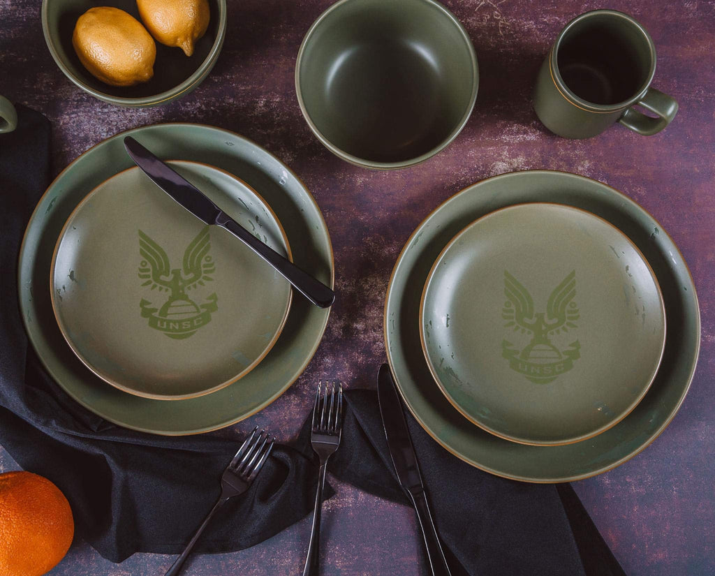 Master Chief 117 Stoneware 8-Piece Dinnerware Set | Video Game-Themed Home Kitchen Essentials | Includes Dinner And