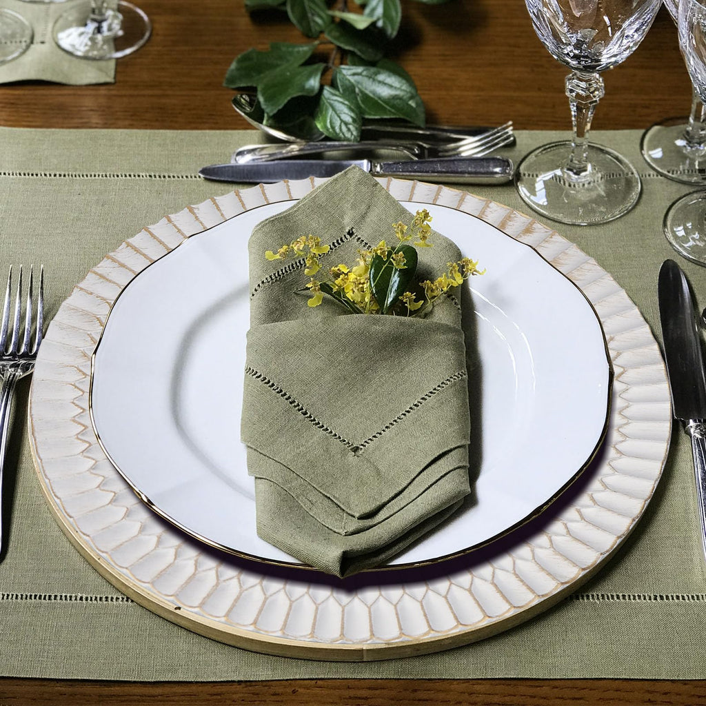 13" White Chargers for Dinner Plates, Decorative Charger Plates, Plastic Charger & Service Plate 6 Pack Table Setting