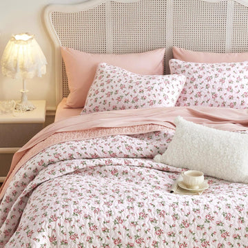 Floral Quilt Set, Coquette Cottagecore Shabby Chic Flower Pattern for Women Teen Girls, Reversible Lightweight
