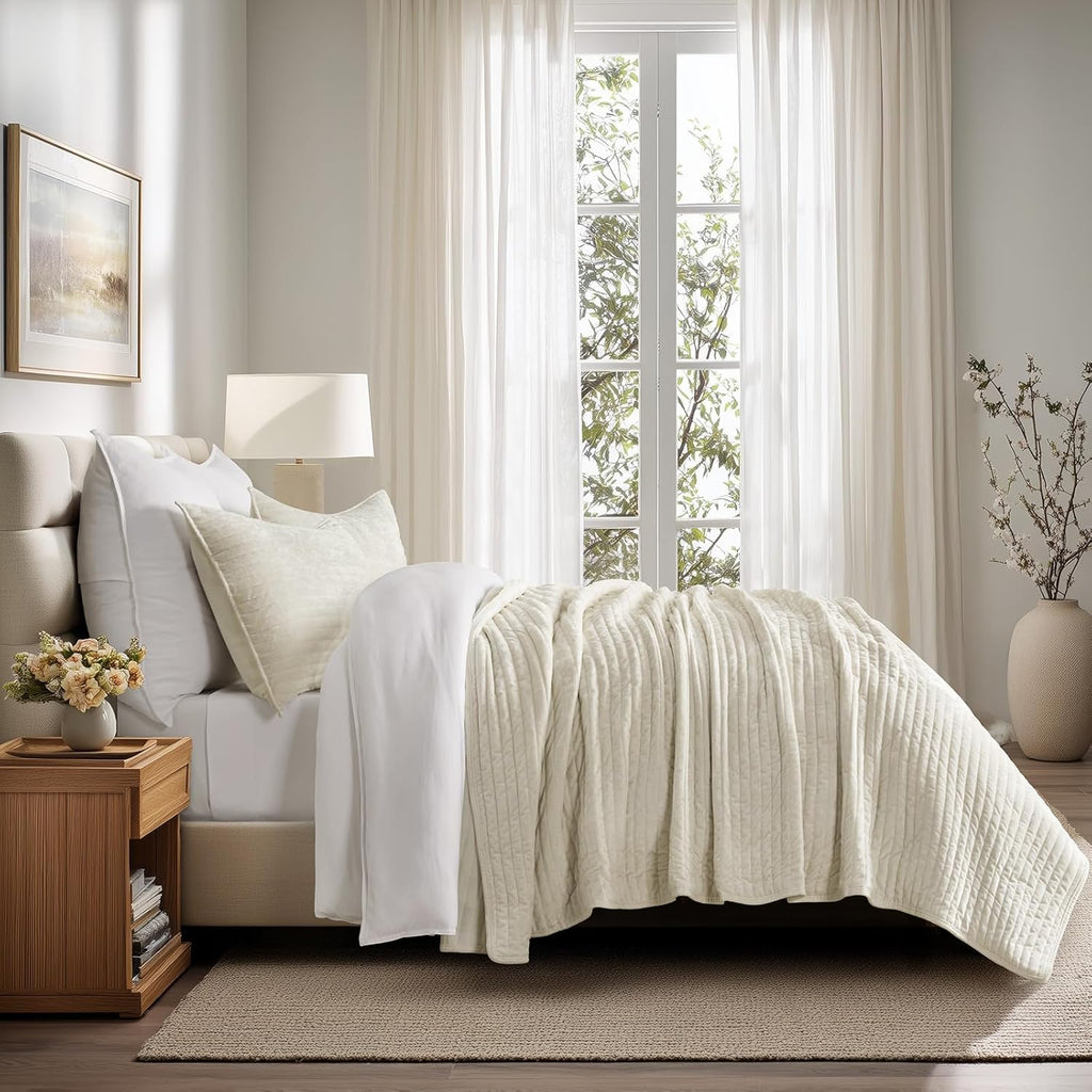 Velvet Quilt Set King, Luxurious Soft Striped Channel Bedding Set, Lightweight Velvet Comforter for All Season
