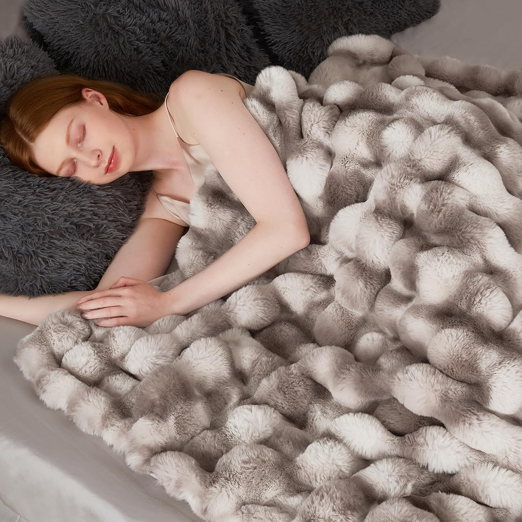 1000GSM Faux Rabbit Fur Throw Blanket, Super Heavy Warm Cozy Brown Blankets for Couch Bed Sofa, Ruched Plush Fuzzy