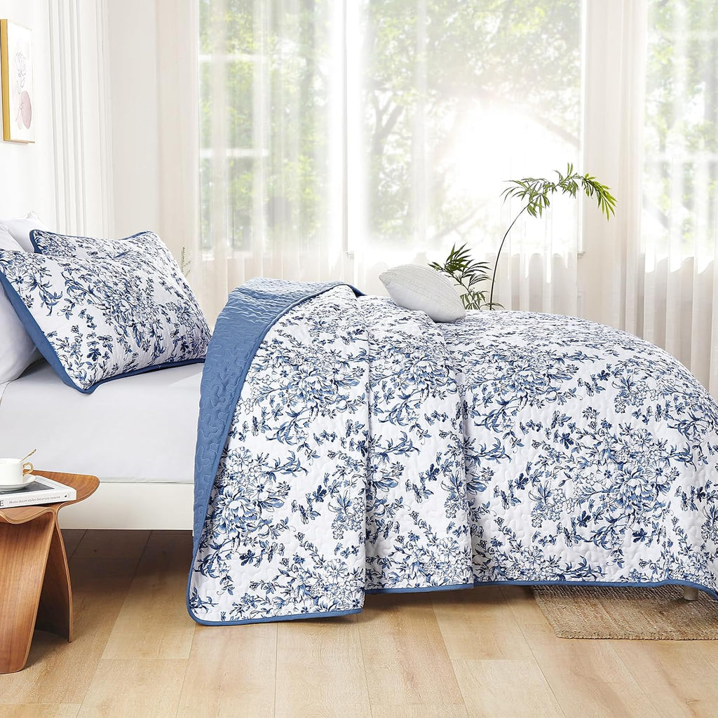 Quilt Queen, Blue Quilt Bedding Set with 2 Pillowcases, Botanical Quilts for Queen Bed, Soft Microfiber Lightweight