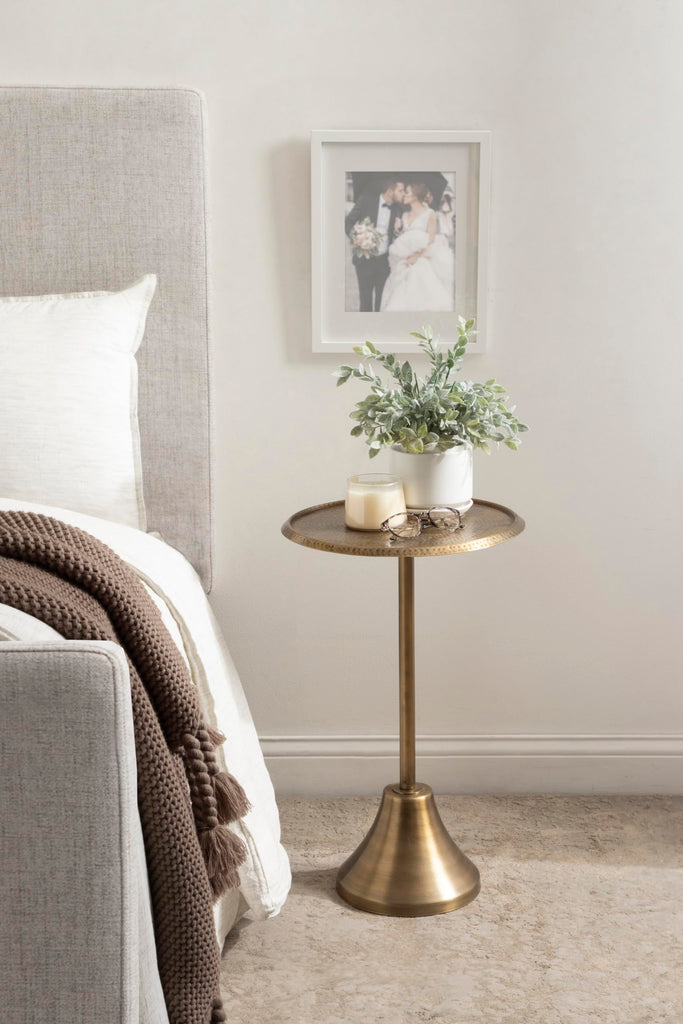 Inspired Saarinen Style Sanzo Modern Round Pedestal Side Table, 15 x 15 x 24, Gold, Decorative with Hammered Tabletop for Use as a Bedroom