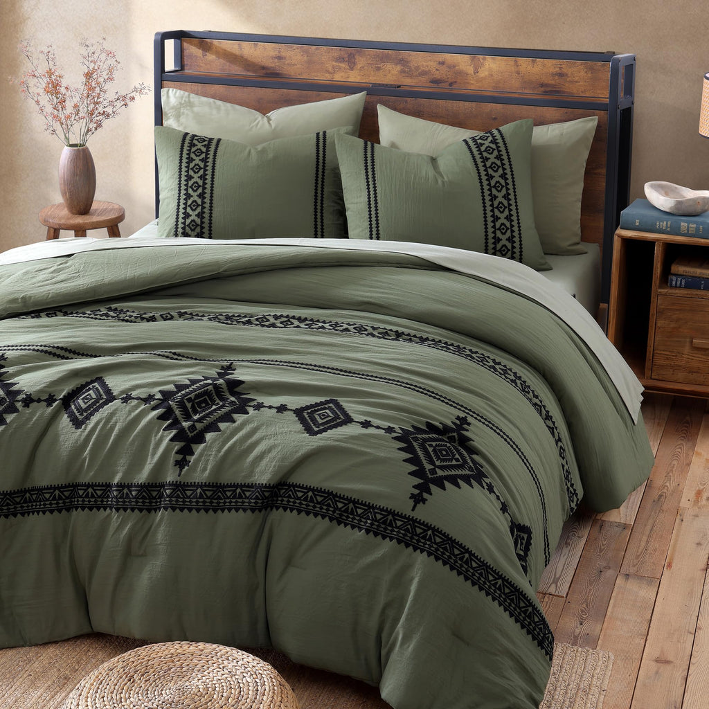 Embroidery King Size Comforter Set 7 Pieces Western Bed in a Bag