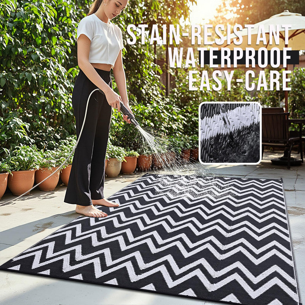 Outdoor Rug 6x9 ft Waterproof Reversible Chevron Mat, Black & White
