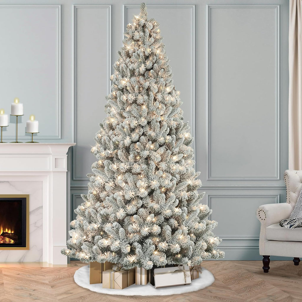 Pre-Lit 7.5' Flocked Virginia Pine Artificial Christmas Tree with 500 Lights, Green