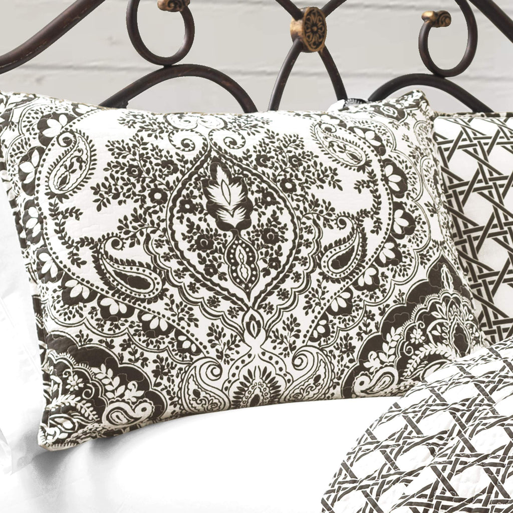 Aubree Quilt Paisley Damask Print Pattern Reversible 3 Piece Lightweight Bedding Blanket Bedspread Set - King - Black