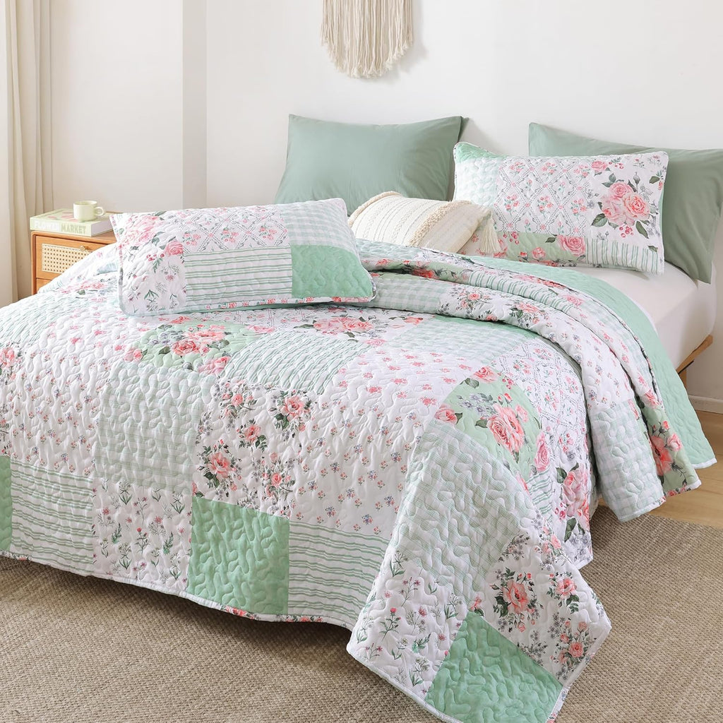 Floral Quilt Set - Ultra Soft Lightweight Bedspread, Green Bedding Set with Pillowcases