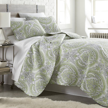 Oversized Farmhouse Quilt Bedding Set w/ 1 Quilted Pillow Sham, Green