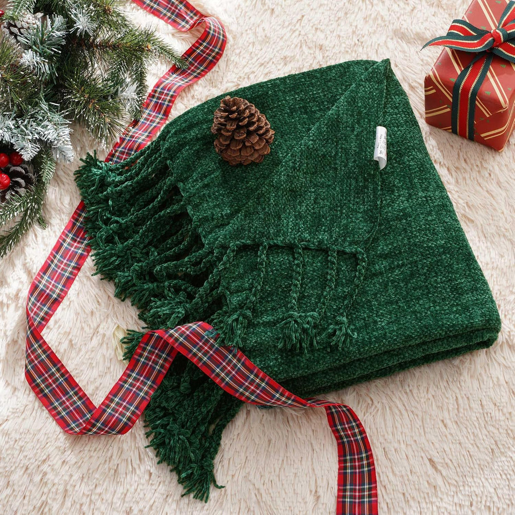 Christmas Green Chenille Throw Blanket, Soft Cozy Knit Blanket with Fringe Tassels, Lightweight Holiday Farmhouse