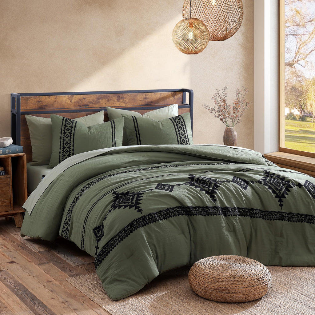 Embroidery King Size Comforter Set 7 Pieces Western Bed in a Bag