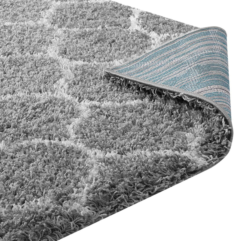 Solvea Moroccan Trellis High Pile Shag 5x8 Area Rug With Lattice Design in Gray and Ivory