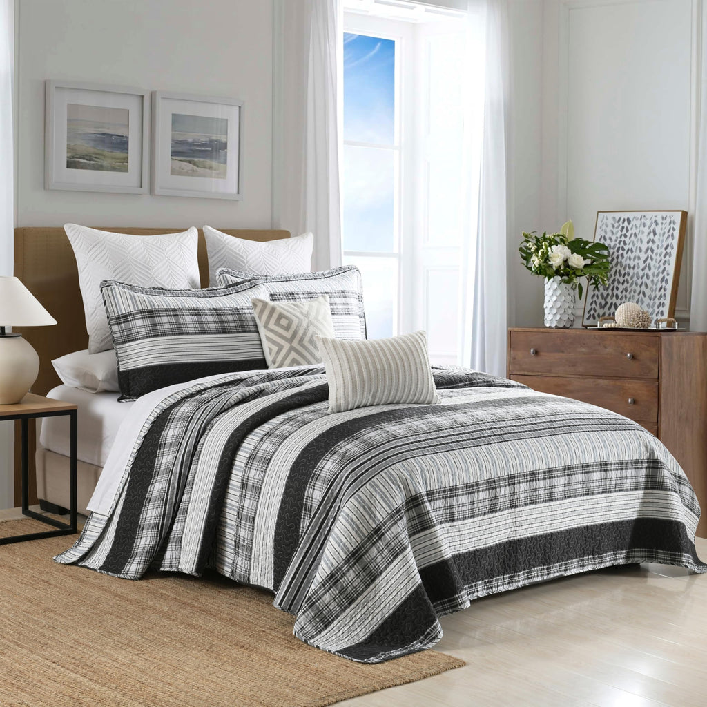 100% Cotton Quilt Set, 118'' x 106'' Oversized Bedspread Set with 2 Pillow Shams, Black Plaid Striped