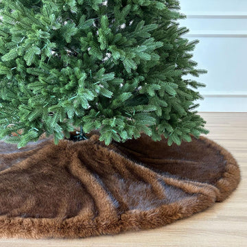 Huntsman High-Pile Faux Fur Christmas Tree Skirt with Hidden Slide Clasp Closure and Durable Microfiber Backing