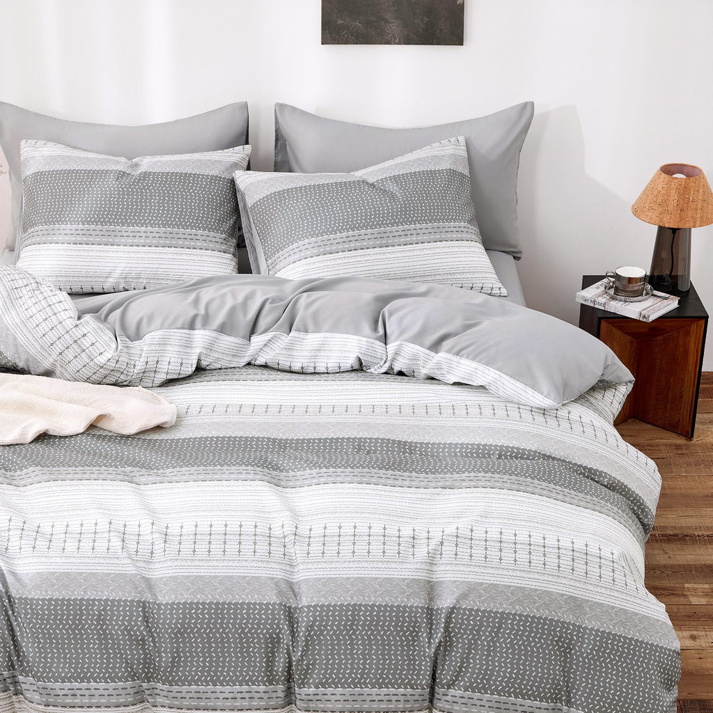 Striped Comforter Set, Farmhouse Boho Style with Rustic Textured Colorblock Stripe Pattern, Soft Lightweight Bedding