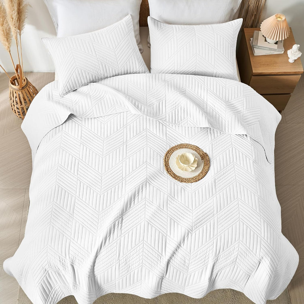 Queen Quilt Bedding Set,White Ultrasonic Full/Queen Quilt Set Reversible Microfiber Bedspread,Lightweight Soft Modern