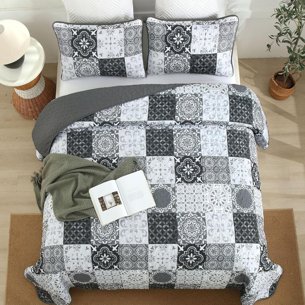 Grey Black Quilt Set Queen, Boho Plaid Patchwork Bedspreads Coverlet Set, 3 Pieces Soft Lightweight Microfiber