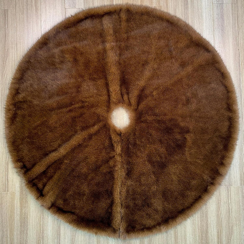 Huntsman High-Pile Faux Fur Christmas Tree Skirt with Hidden Slide Clasp Closure and Durable Microfiber Backing