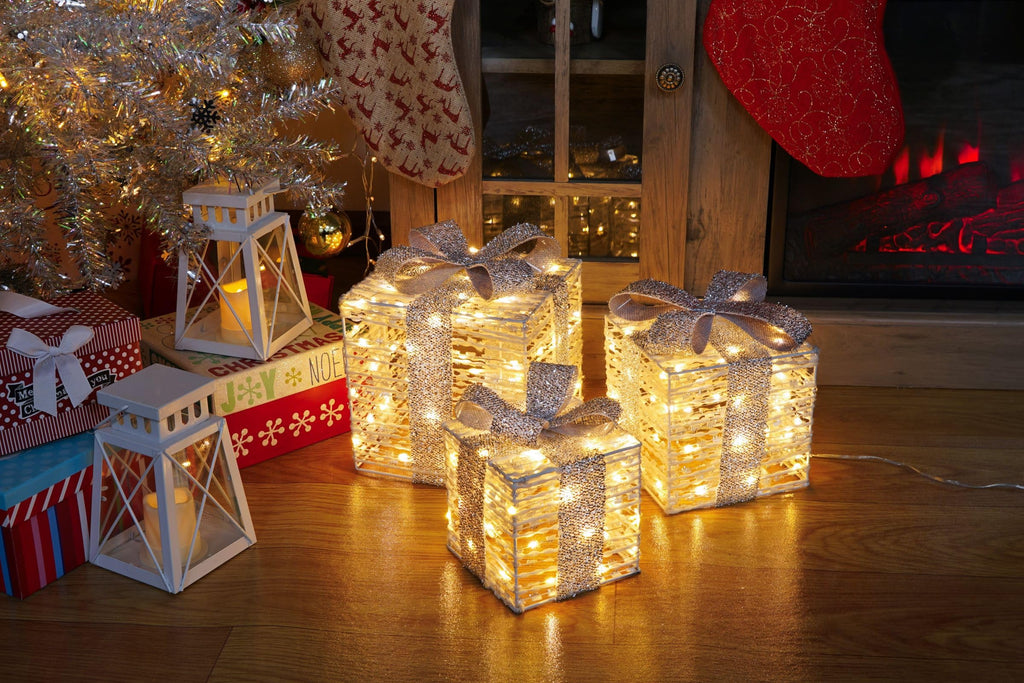 Set of 3 Christmas Lighted Gift Boxes, Plug-in 140 LED Light Up Present Boxes for Christmas Decorations Indoor Home